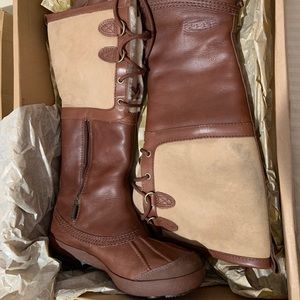 Ladies UGG boots, size 8